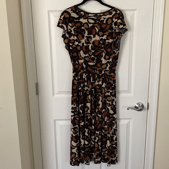 Lily Neutral Animal Print Women’s Dress Cap Sleeve Size L Defined Waist - Picture 7 of 7